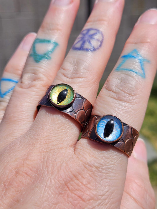 Dragon Eye Ring/ Copper Etched Dragon Scales/ Adjustable Copper Band/Handpainted Glass Dragon Eye/ Rustic Copper Jewelry / Elven Soul